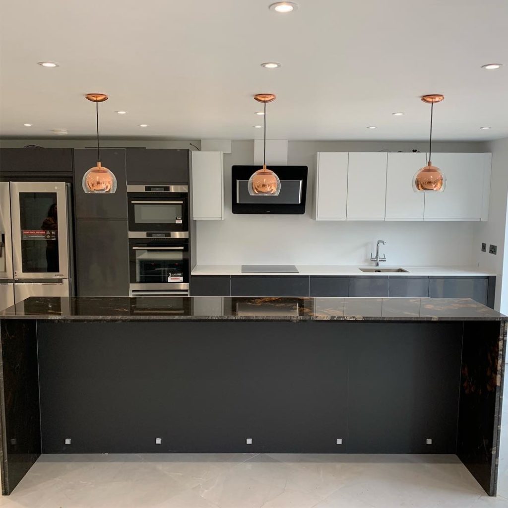20mm Pure White Quartz and 20mm Black Fusion Granite