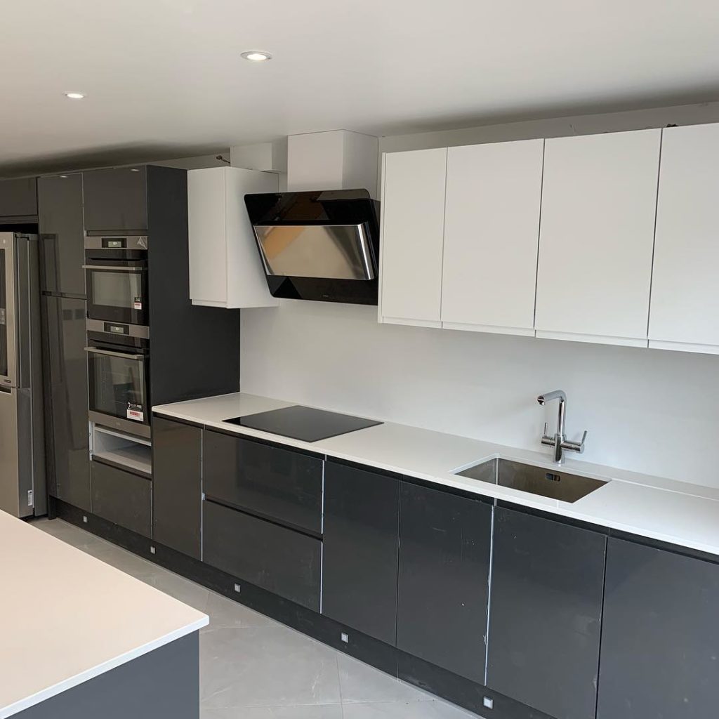 20mm Pure White Quartz and 20mm Black Fusion Granite