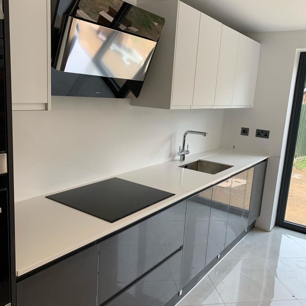 20mm Pure White Quartz and 20mm Black Fusion Granite