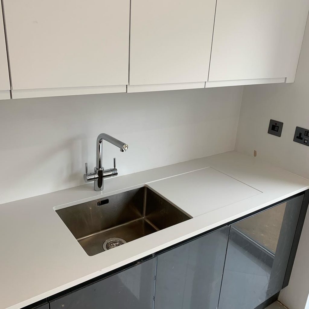 20mm Pure White Quartz and 20mm Black Fusion Granite