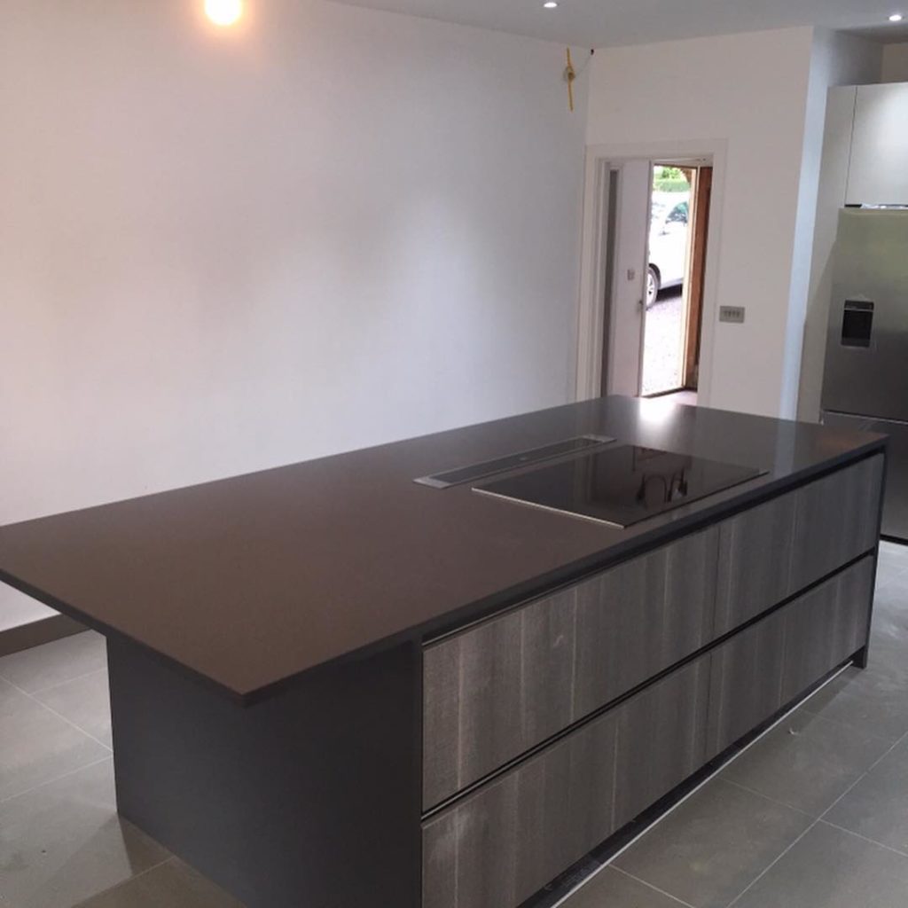 30mm Dark Grey Quartz